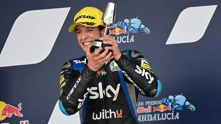 الايطالي سيليستينو فييتي يحقق لقبه الاول في مسيرته في بطولة العالم للدراجات النارية لفئة موتو 3 في جائزة ستيريان الكبرى في النمسا في 23 آب/أغسطس 2020