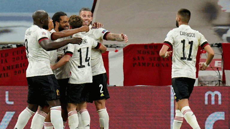 لاعبو المنتخب البلجيكي يحتفلون بهز شباك الدنمارك في دوري الامم الاوروبية في كوبنهاغن في 5 ايلول/سبتمبر 2020.