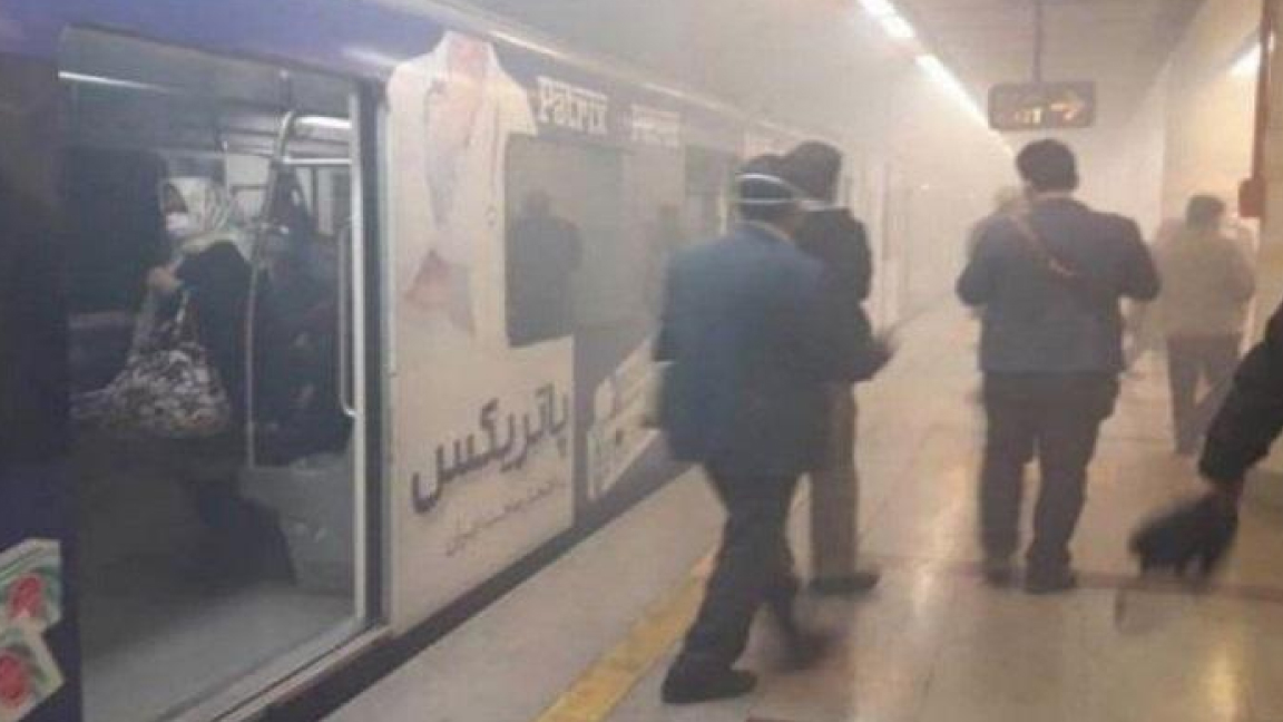 مترو طهران لحظة نشوب الحريق في صورة يتداولها الناشطون على وسائل التواصل الاجتماعي