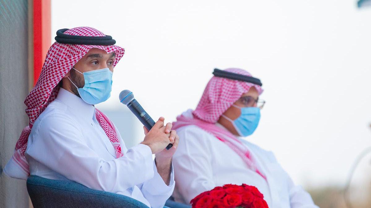 وزير الرياضة السعودي أثناء المؤتمر الصحفي الخاص بهذه المناسبة