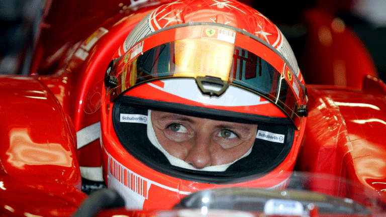 الالماني ميكايل شوماخر في سيارة فريق فيراري للفورمولا واحد في العام 2007