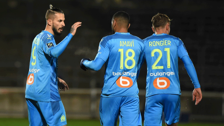الارجنتيني داريو بينيديتو يحتفل بتسجيله هدف مع مرسيليا ضد نيم في الدوري الفرنسي لكرة القدم في 4 كانون الاول/ديسمبر 2020