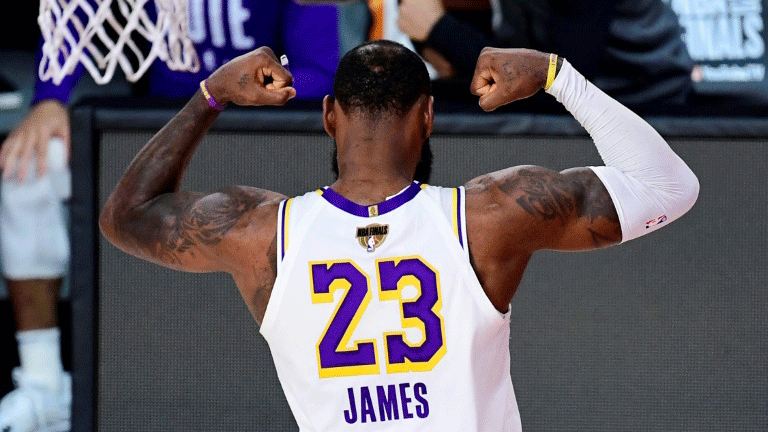 لقب رابع لجيمس في دوري 