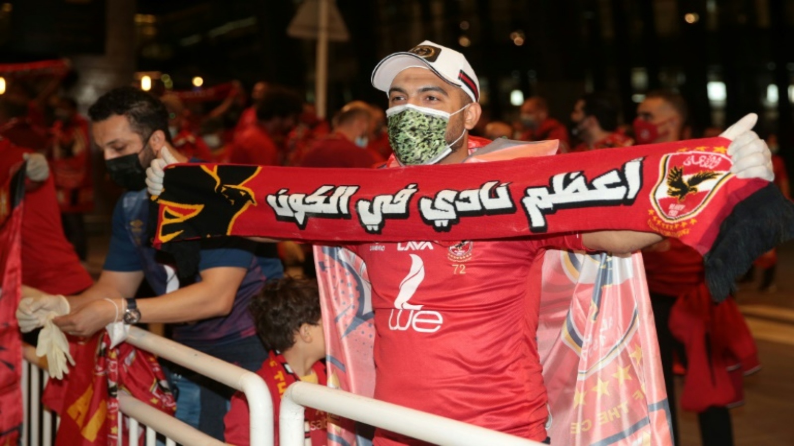 يصل تعداد رابطة جماهير النادي الاهلي المصري في الدوحة إلى 61 ألفاً