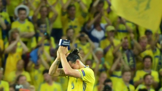 خاض زلاتان 116 مباراة مع السويد سجل خلالها 62 هدفا.