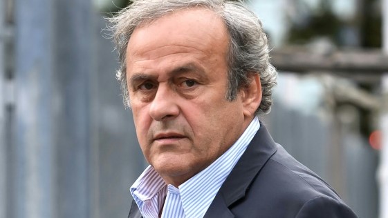 الرئيس الأسبق للاتحاد الأوروبي لكرة القدم (ويفا) الفرنسي ميشال بلاتيني في 31 آب/أغسطس 2020 في برن السويسرية