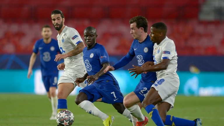 لقطة من مباراة تشلسي الانكليزي وبورتو البرتغالي في اياب الدور ربع النهائي لدوري ابطال اوروبا في كرة القدم على ملعب 