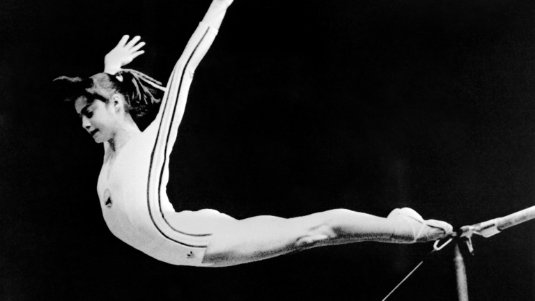 صَنعت الرومانية ناديا كومانتشي التاريخ في أولمبياد مونريال عام 1976 عندما باتت عن 14 عامًا أول لاعبة تحقق نتيجة 