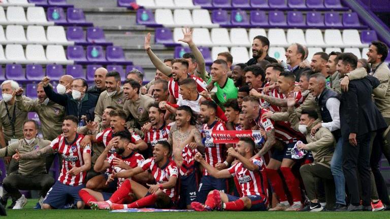 فاز أتلتيكو مدريد بلقب الدوري الاسباني لكرة القدم في العاصمة في وقت متأخر من ليل السبت