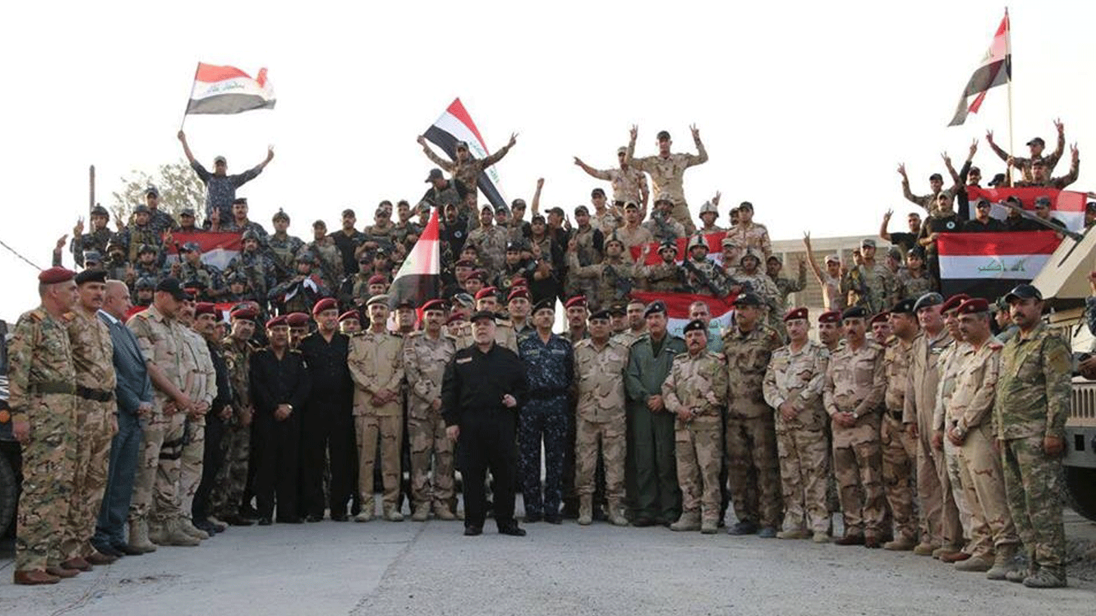 العبادي في الموصل، يُعلِن بتاريخ 10 تموز/يوليو 2017 تحريرها من سيطرة تنظيم داعش