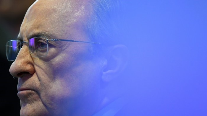 رئيس نادي ريال مدريد الاسباني فلورنتينو بيريس في ملعب سانتياغو برنابيو في 2 نيسان/ابريل 2019