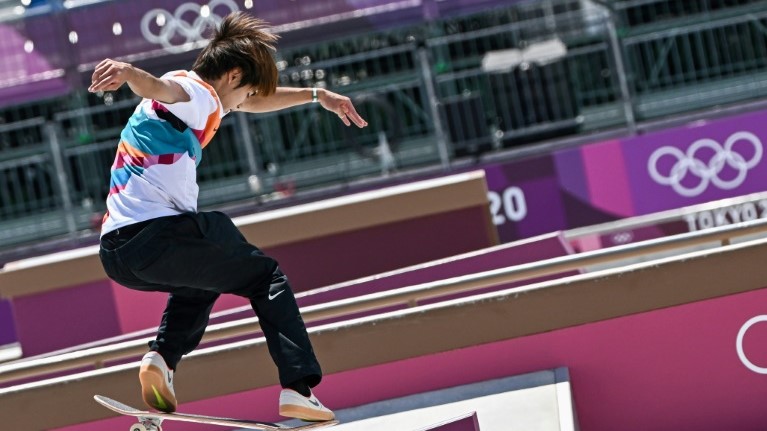 الياباني يوتو هوريغومي أول بطل أولمبي في رياضة السكايت بورد بعد فوزه بذهبية مسابقة الشوارع في أولمبياد طوكيو في 25 تموز/يوليو 2021
