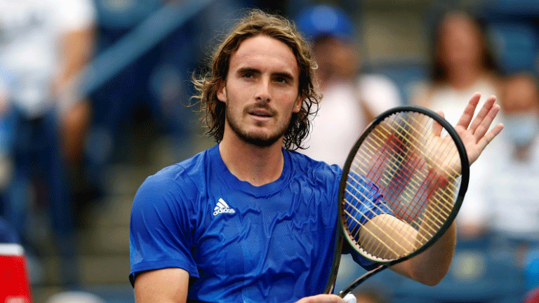 اليوناني ستيفانوس تسيتسيباس بعد فوزه على الروسي كارن خاتشانوف في ثمن نهائي دورة تورونتو الألف نقطة للماسترز في كرة المضرب، تورونتو، أونتاريو في 12 اب/اغسطس 2021