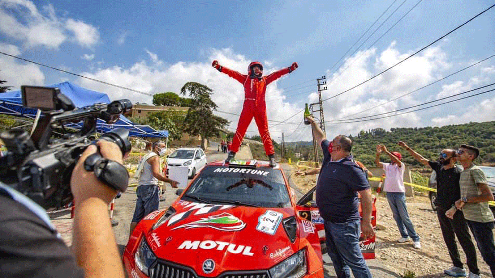 صورة نشرتها المغردة dana من اللحظات الاحتفالية لفوز اللبناني روجيه فغالي. 5 أيلول/ سبتمبر/ 2021