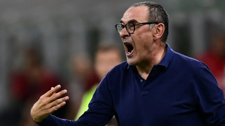 ماوريتسيو ساري مدرب نادي لاتسيو الإيطالي لكرة القدم