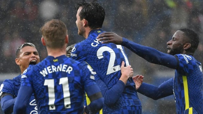 مدافع تشلسي بن تشلويل فرحاً بهدفه في مرمى ساوثمبتون على ملعب ستامفورد بريدج في لندن في 2 تشرين الاول/أكتوبر 2021