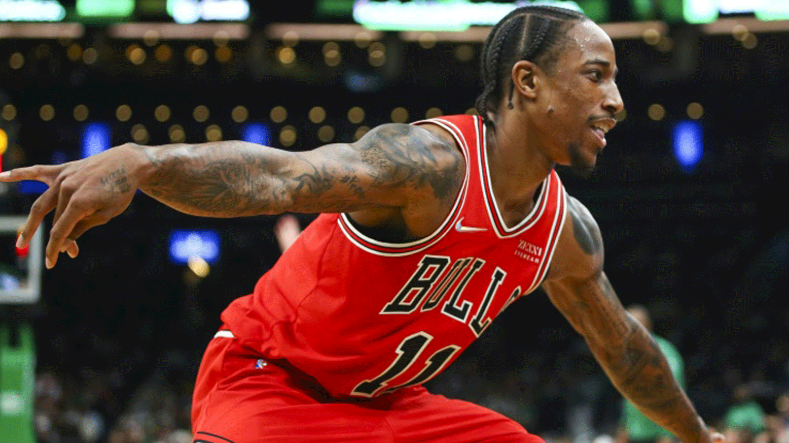 ديمار ديروزان سجل 37 نقطة وقاد فريقه شيكاغو بولز للفوز على بوسطن سلتيكس 128-114 على ملعب بوسطن غاردن