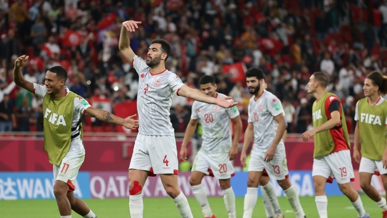 لاعبو تونس يحتفلون بالفوز على الإمارات في كأس العرب لكرة القدم، الدوحة في 6 كانون الأول/ديسمبر 2021