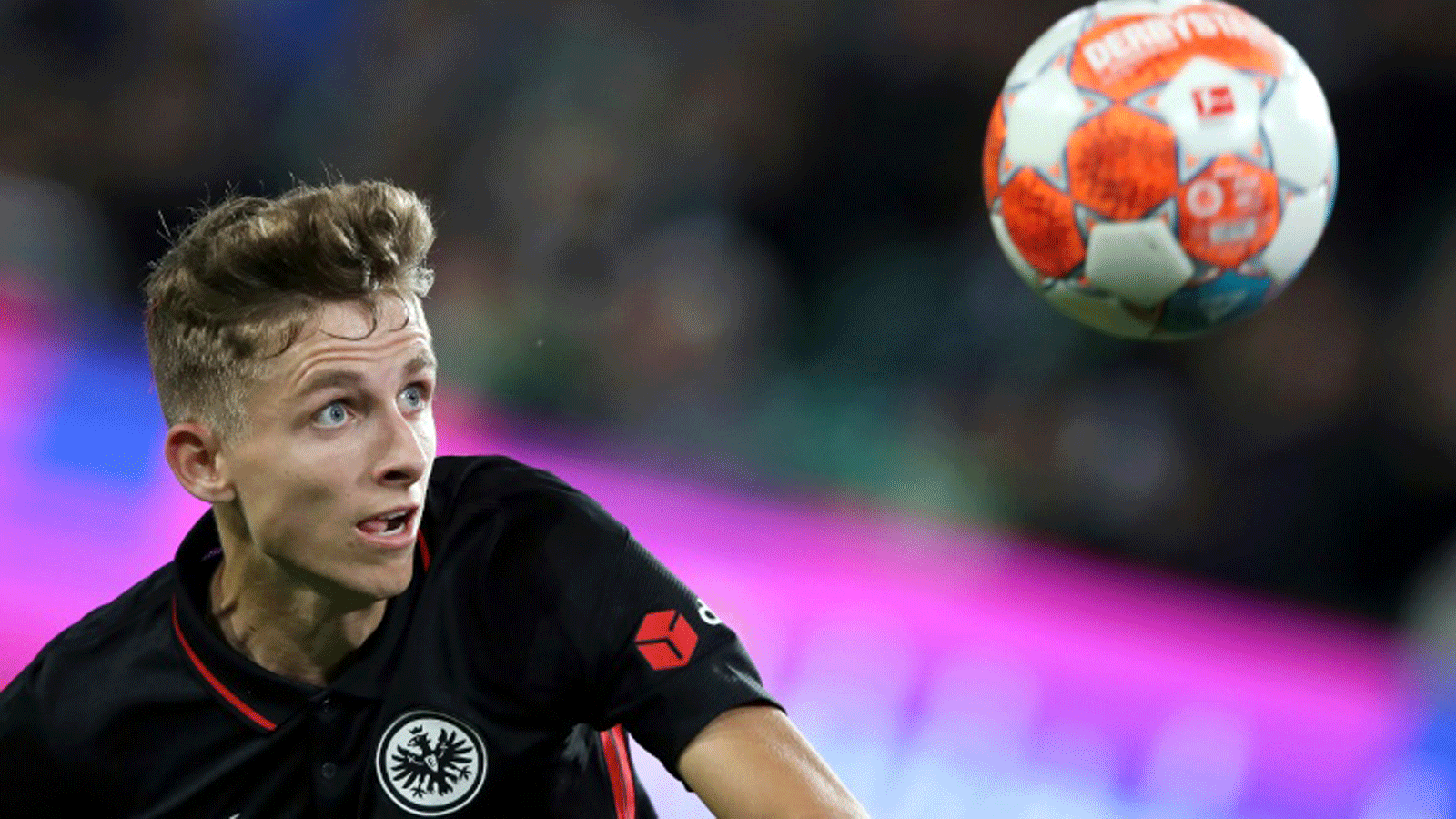 لاعب الوسط الدنماركي ليندستروم يسجّل للمباراة الثالثة تواليًا في الدوري الألماني