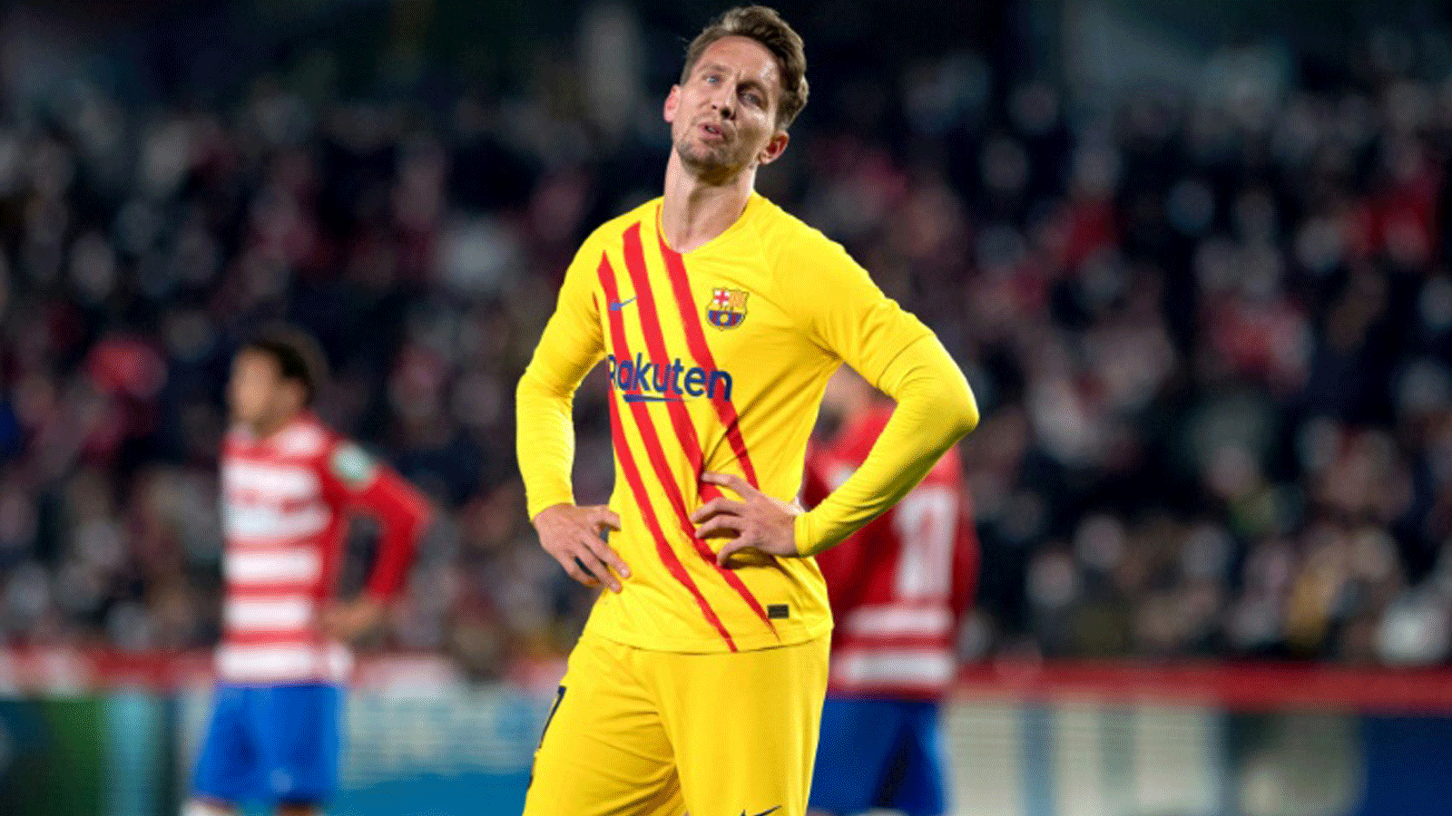 ردّة فعل حزينة للاعب برشلونة الاسباني الهولندي لوك دي يونغ بعدما سجّل غرناطة هدف التعادل في الدقيقة 89 من المباراة التي جمعت الفريقين ضمن المرحلة العشرين من الدوري الإسباني لكرة القدم السبت 8 كانون الثاني/ديسمبر 2022