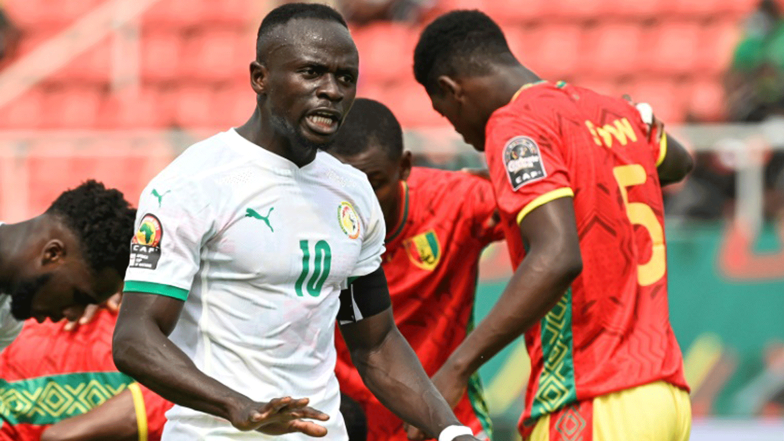مهاجم المنتخب السنغالي ساديو مانيه خلال المباراة ضد مالي (0-0) في الجولة الثانية من دور المجموعات لنهائيات كأس الأمم الإفريقية في الكاميرون في 14 كانون الثاني/يناير 2022.