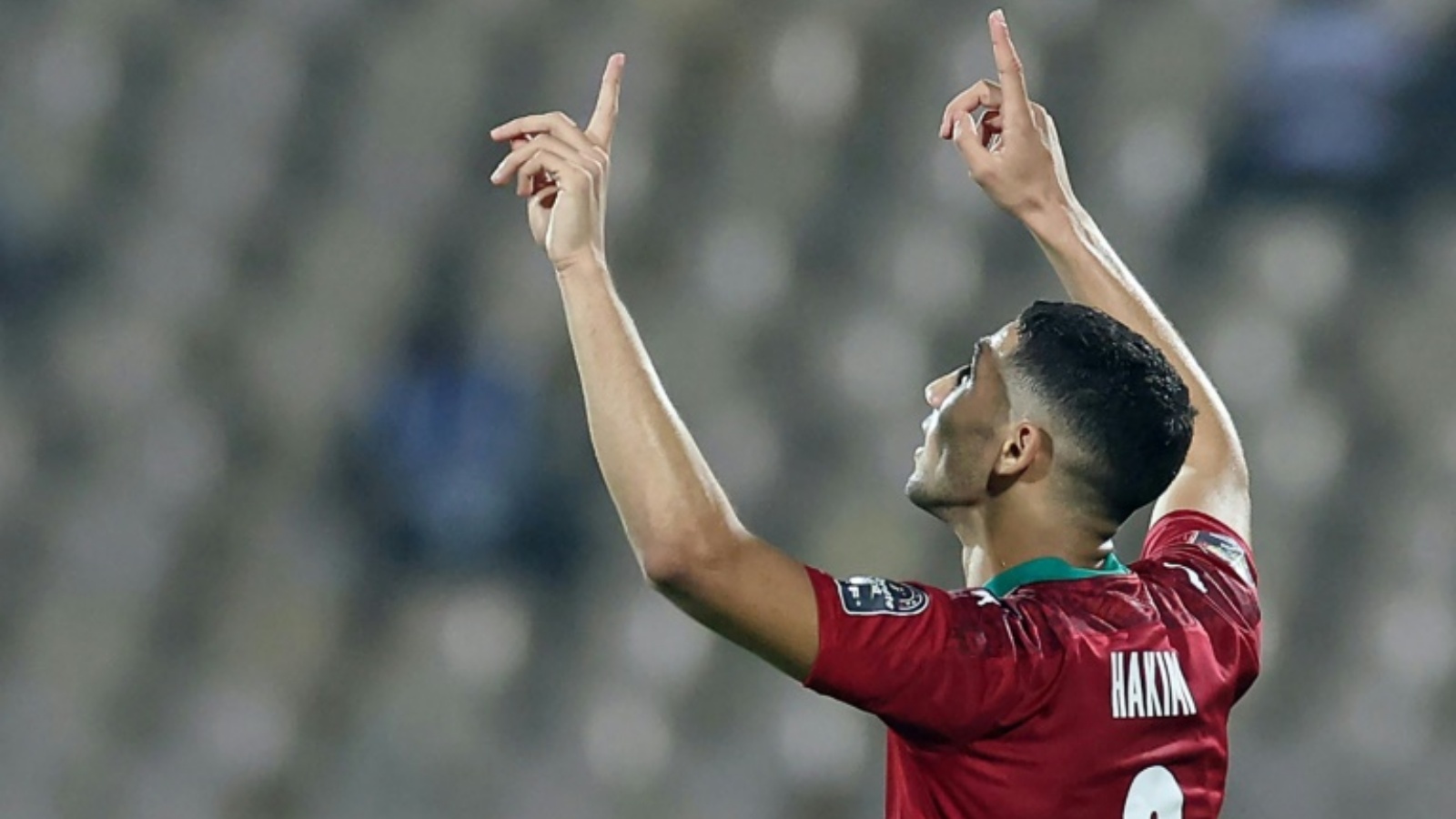 المدافع المغربي أشرف حكيمي يحتفل بالتسجيل ضد ملاوي في الدور ثمن النهائي لكأس الأمم الإفريقية، ياوندي في 25 كانون الثاني/يناير 2022