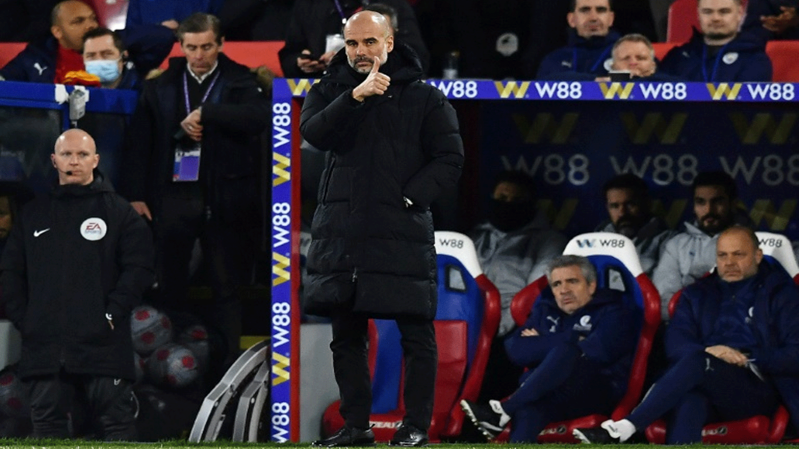 المدرب الإسباني لمانشستر سيتي جوزيب غوارديولا خلال اللقاء ضد كريستال بالاس في الدوري الانكليزي لكرة القدم. جنوب لندن في 14 اذار/مارس 2022