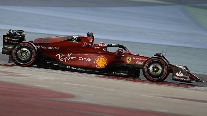 قاد شارل لوكلير من موناكو فريقه فيراري للفوز على حلبة الصخير البحرينية في باكورة جولات بطولة العالم للفورمولا واحد في 20 آذار/مارس 2022