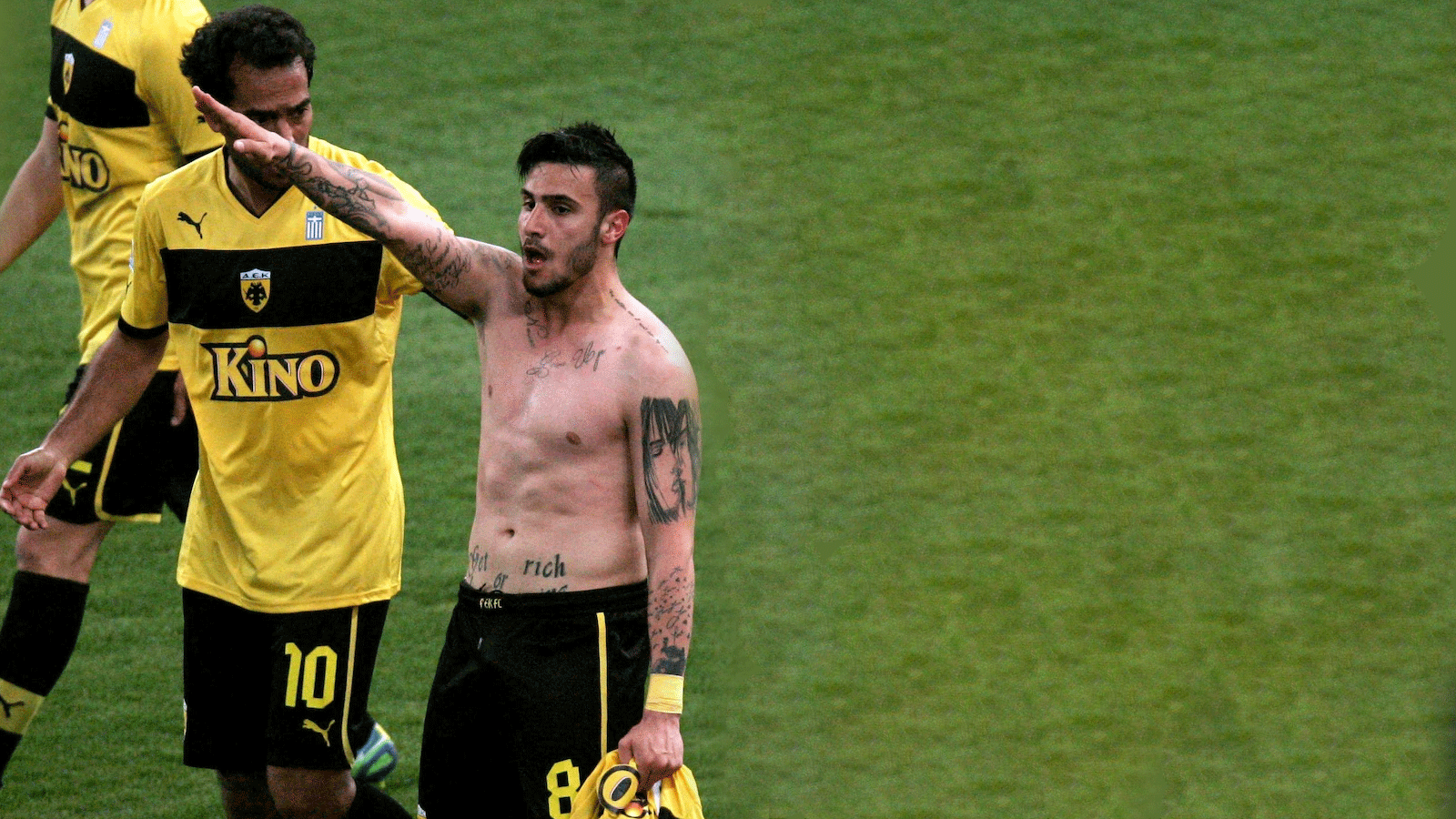 الاتحاد الألماني لكرة القدم، يدين سلوك مشجع أدى التحية النازية السبت خلال المباراة الدولية الودية ضد إسرائيل 