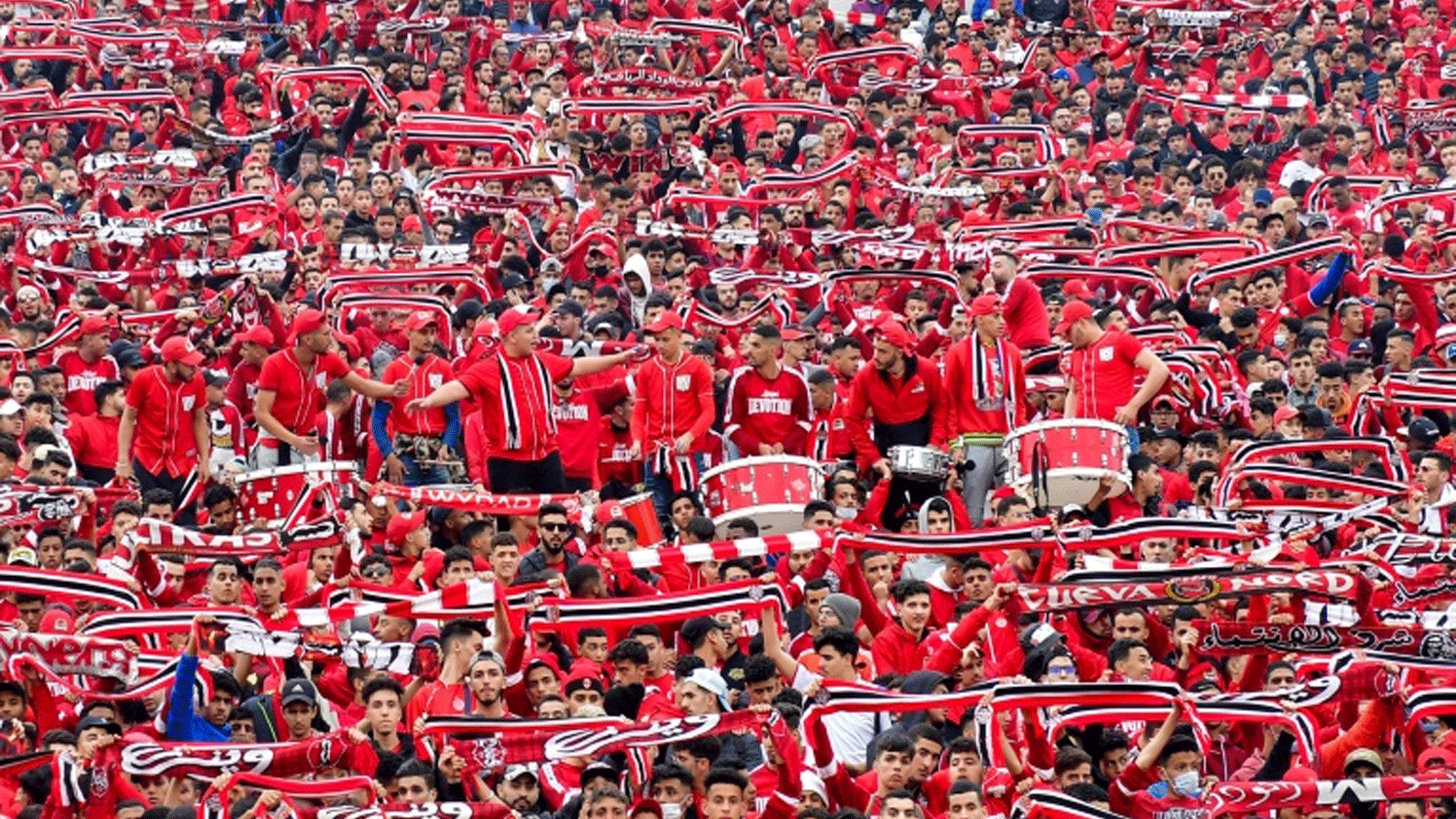 جماهير المنتخب المغربي خلال مباراة اياب الدور الثالث الحاسم من التصفيات الافريقية المؤهلة لمونديال قطر في الدار البيضاء في 29 آذار/مارس 2022