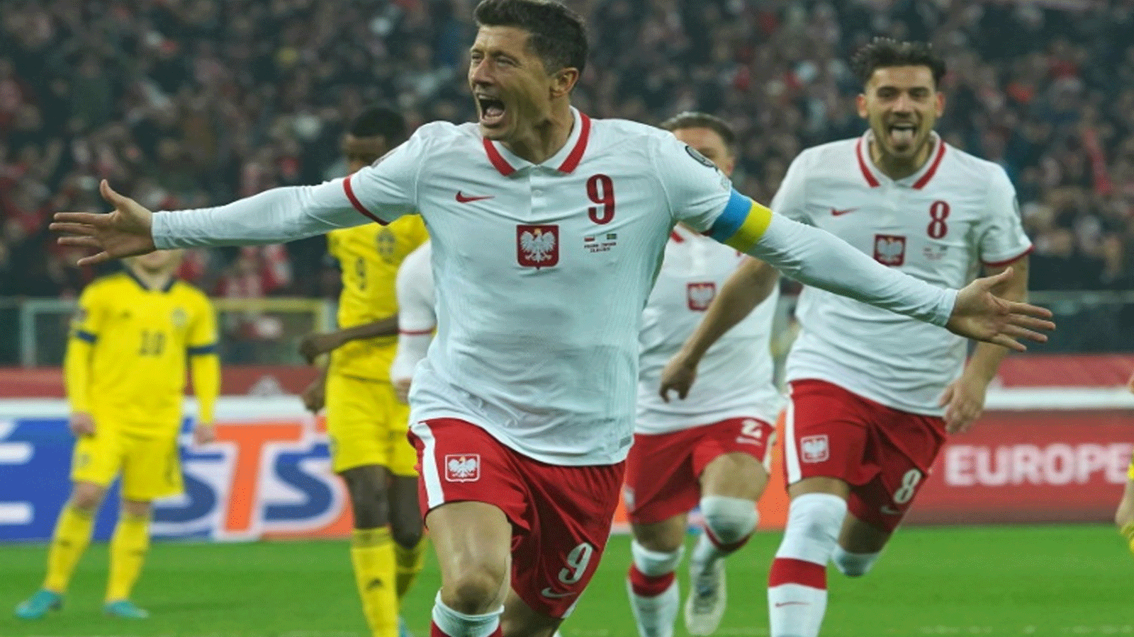 ليفاندوفسكي قاد منتخب بولندا الى نهائيات كأس العالم على حساب السويد