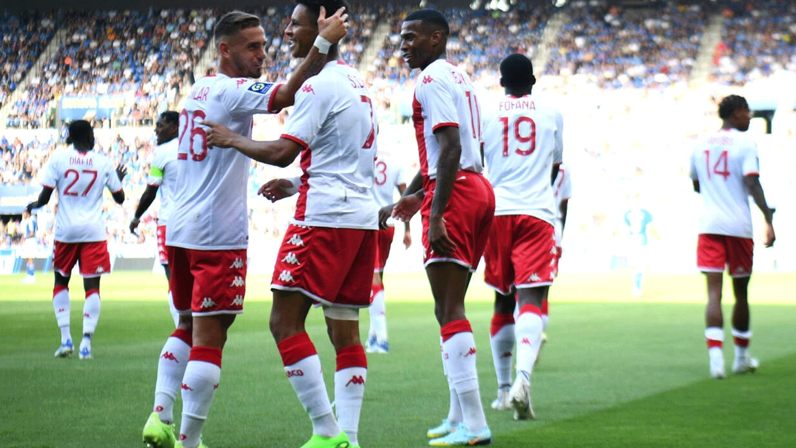 سفيان ديوب (وسط) يحتفل بهدفه لموناكو ضد ستراسبورغ في المرحلة الاولى من الدوري الفرنسي لكرة القدم في 6 آب/أغسطس 2022
