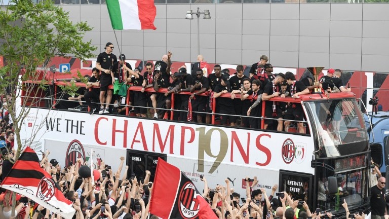 حقق ميلان لقب الدوري الايطالي عام 2022 بعد غياب 11 عامًا