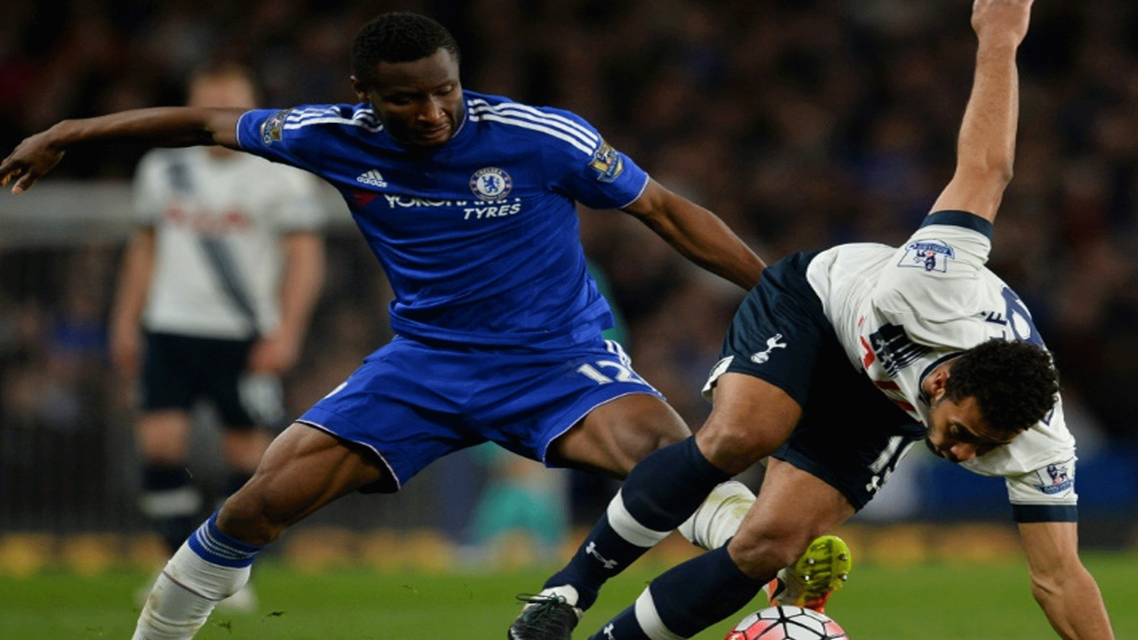  لاعب الوسط الدولي النيجيري جون أوبي ميكيل يُعلِن اعتزاله عن 35 عاماً