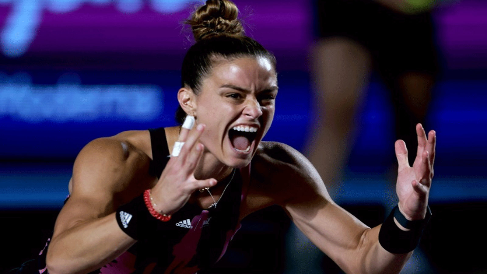 اليونانية ماريا ساكاري بعد فوزها على الروسية فيرونيكا كوردميتوفا في ربع نهائي دورة غوادالاخارا