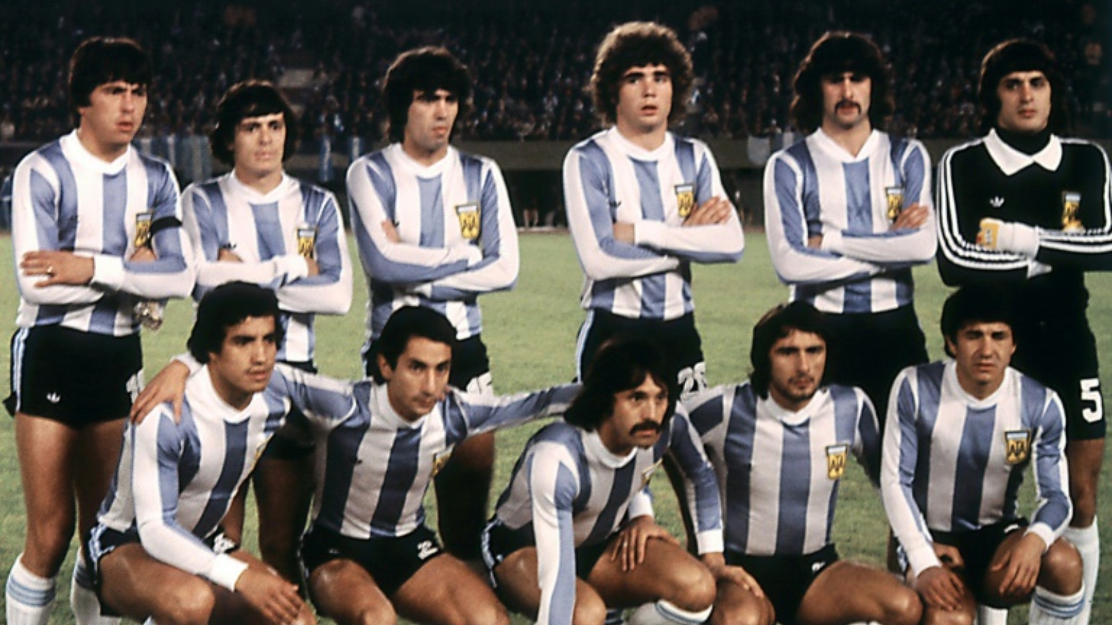 منتخب الارجنتين بطل مونديال 1978 قبل مواجهة فرنسا في الدور الأول في بوينوس أيرس