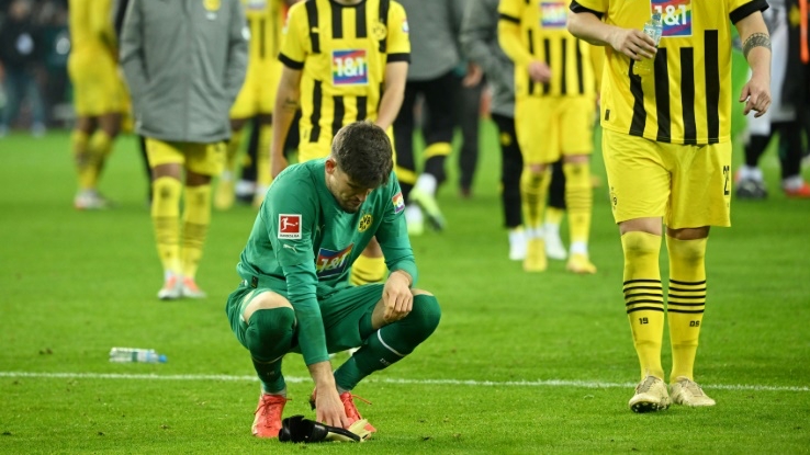 لاعبو بوروسيا دورتموند مستؤون عقب الخسارة امام بوروسيا مونشنغلادباخ (2-4) في الدوري الألماني في 11 تشرين الثاني/نوفمبر 2022.