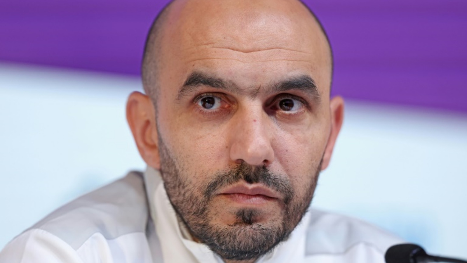 مدرب المنتخب المغربي وليد الركراكي خلال المؤتمر الصحافي عشية مواجهة كندا في الجولة الثالثة لدور المجموعات في مونديال قطر في 30 نوفمبر 2022.