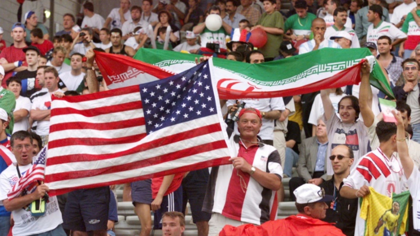 جماهير أميركية وإيرانية في مونديال قطر 2022