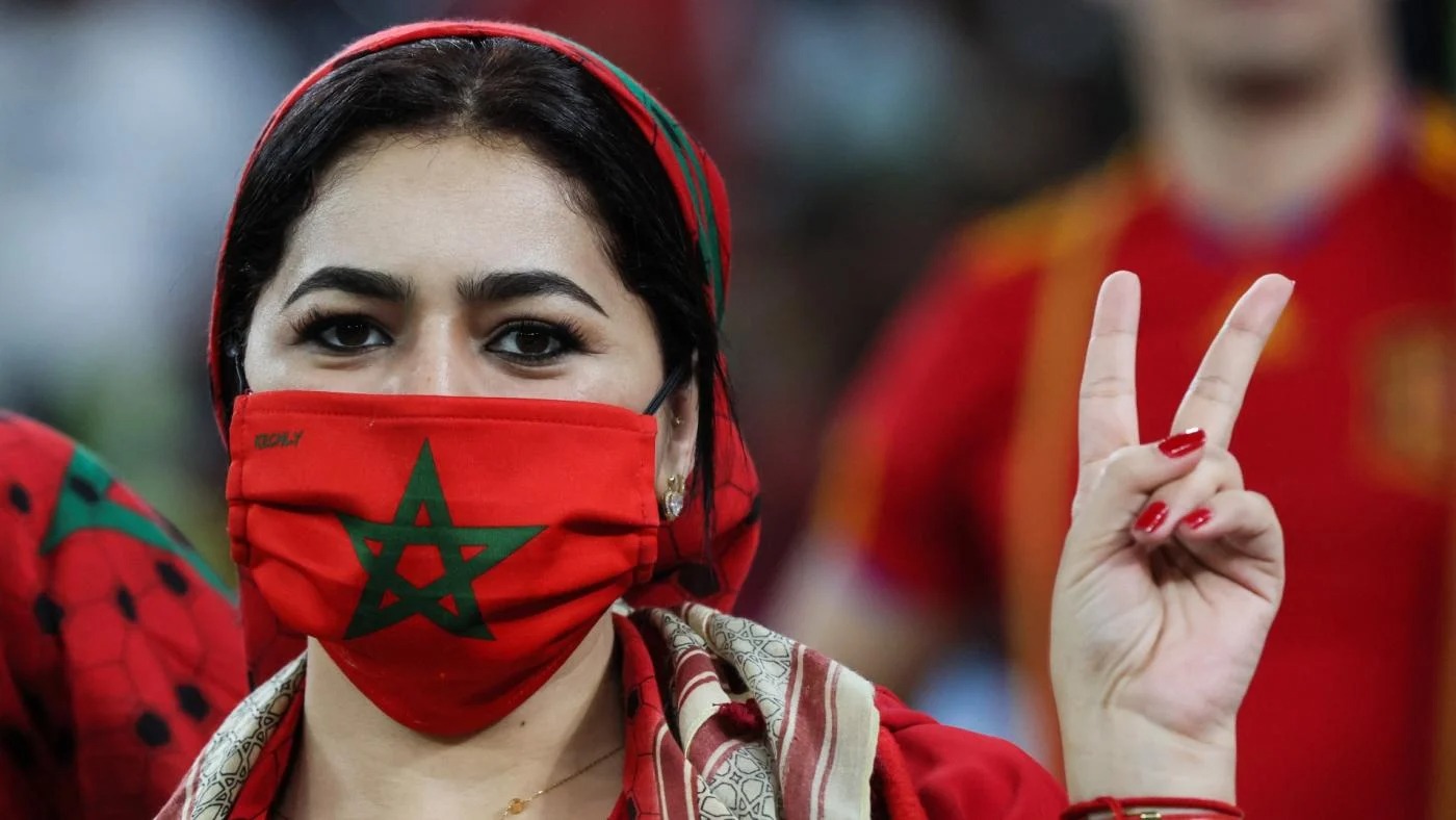 مشجعة مغربية في المباراة ضد إسبانيا ضمن تصفيات مونديال قطر 2022، في 6 ديسمبر 2022