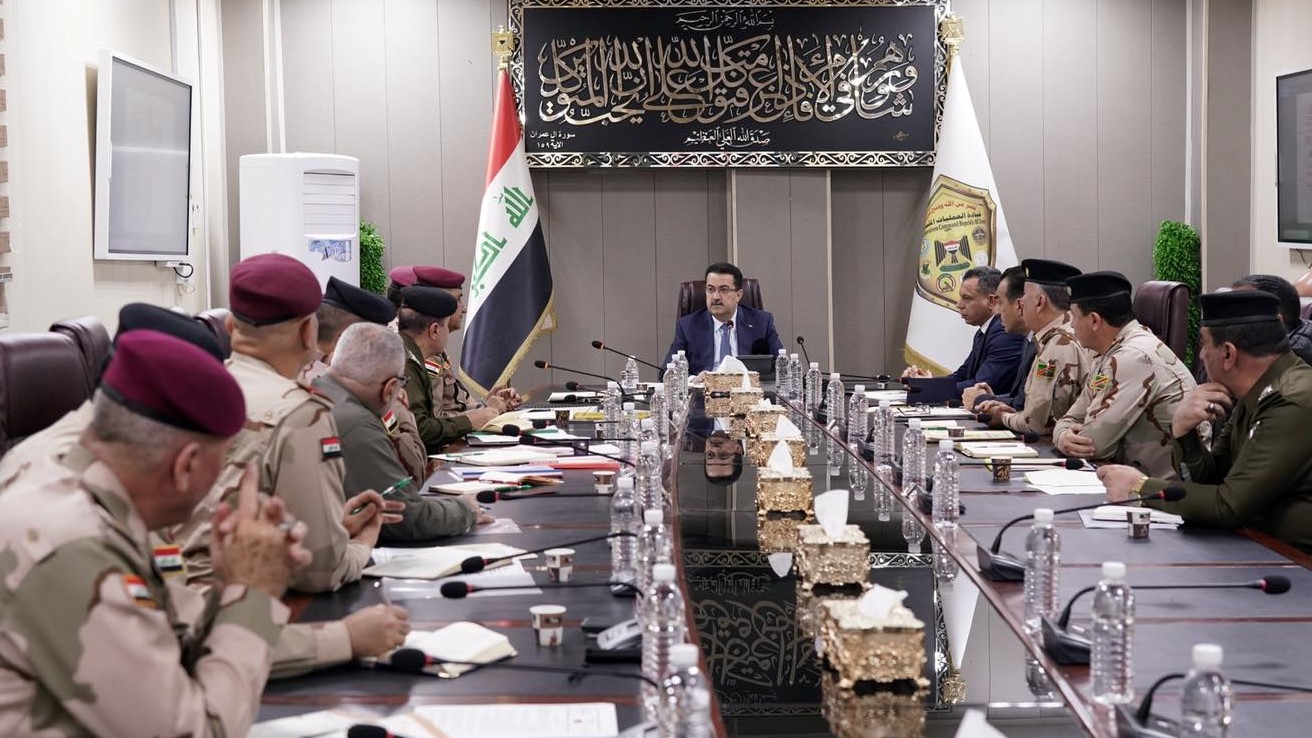 السوداني مترئسا الاربعاء 21 ديسمبر 2022 اجتماعا عسكريا لمواجهة تصاعد العمليات الهجومية الدامية لتنظيم داعش خلال الايام الاخيرة (مكتبه)