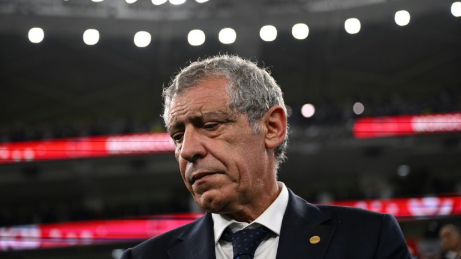 مدرب البرتغال فرناندو سانتوش مستاء عقب خروج البرتغال من ربع نهائي مونديال قطر في 10 ديسمبر 2022.