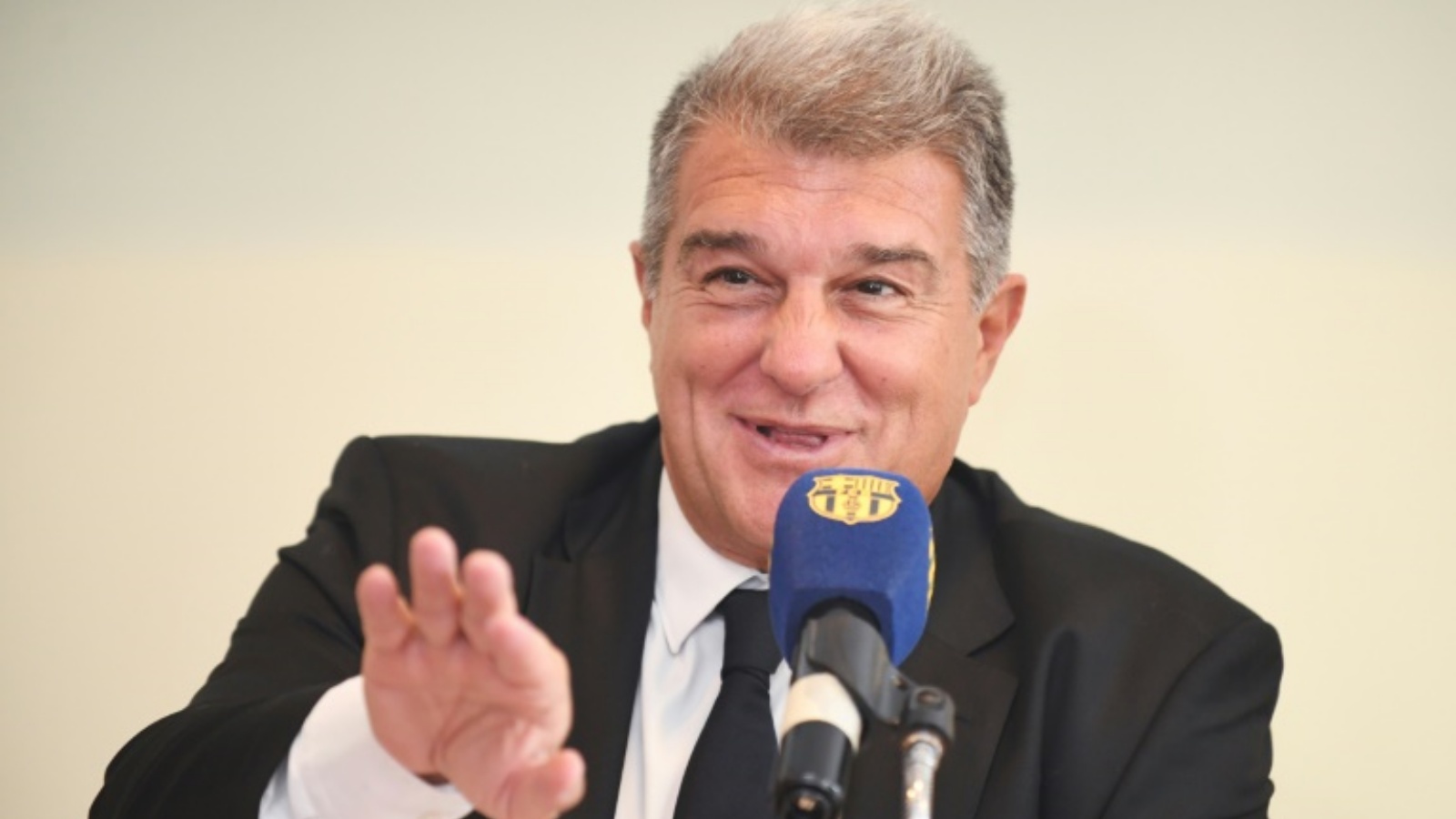 رئيس نادي برشلونة جوان لابورتا