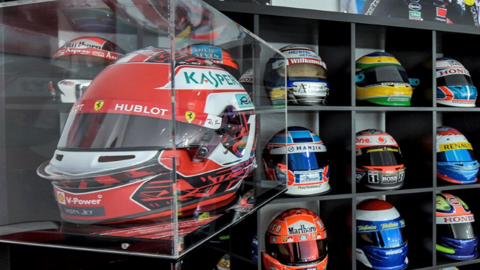 لم تكتفِ البحرين باستضافة إحدى جولات بطولة العالم للفورمولا واحد منذ 2004، بل استقطبت كذلك في 2015 صناعة خوذ السائقين