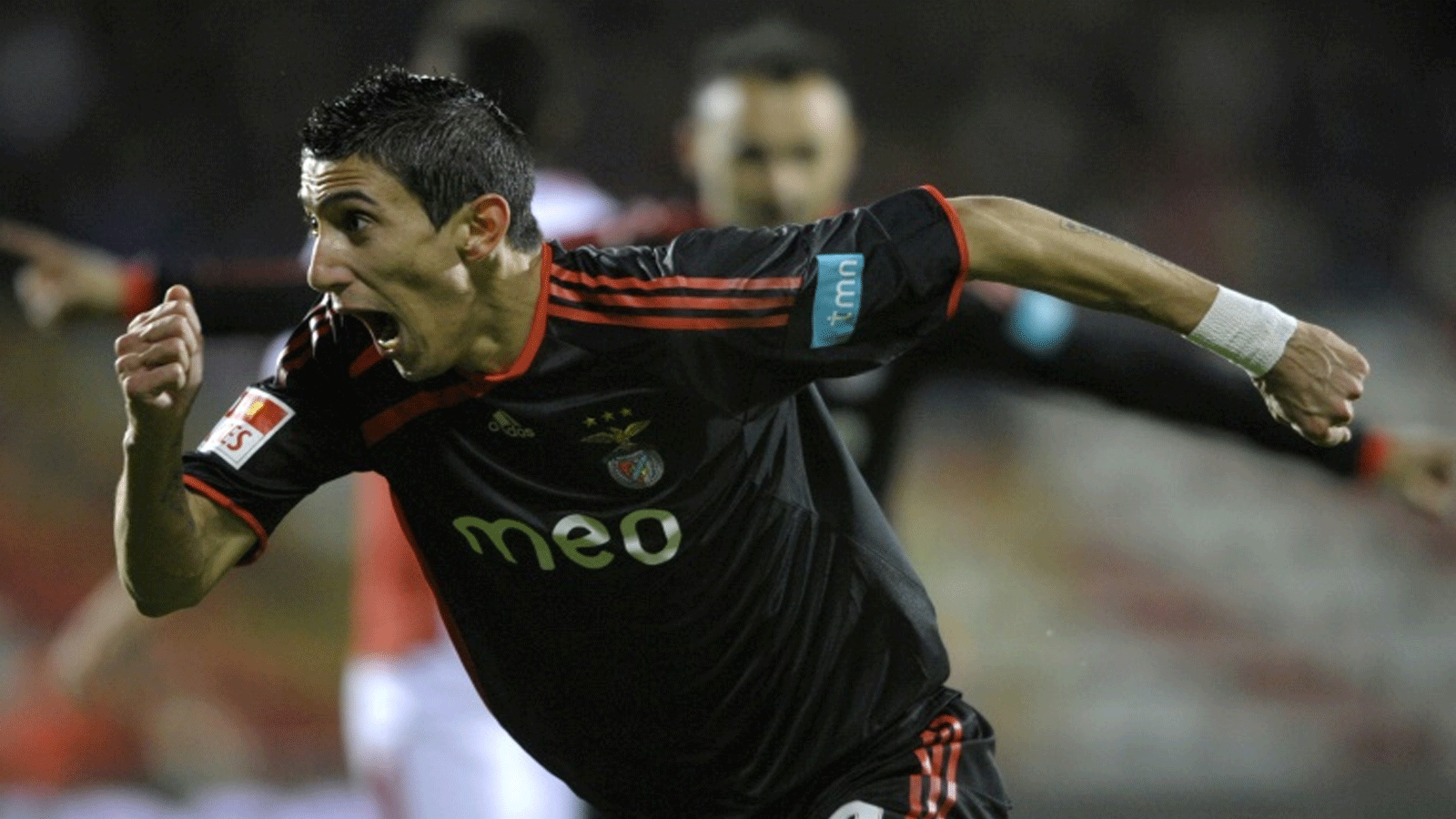 الأرجنتيني أنخل دي ماريا بقميص بنفيكا البرتغالي خلال مباراة في الدوري المحلي ضد ليشوش في 27 شباط/فبراير 2009
