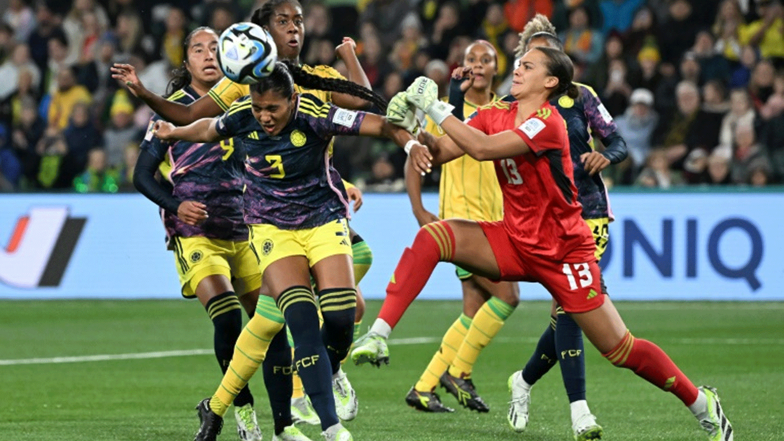 لقطة من المباراة بين كولومبيا وجامايكا في مونديال السيدات