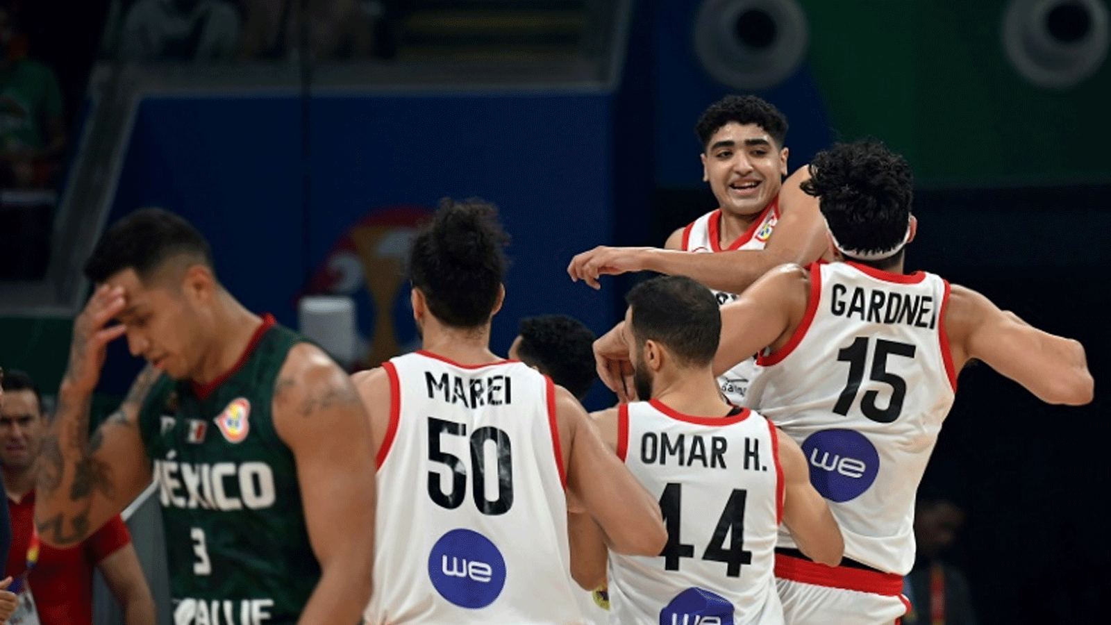 رد فعل لاعبي مصر بعد الفوز على المكسيك في المباراة التي جمعتهما ضمن المجموعة الرابعة لكأس العالم لكرة السلة في مانيلا في 29 آب/أغسطس 2023