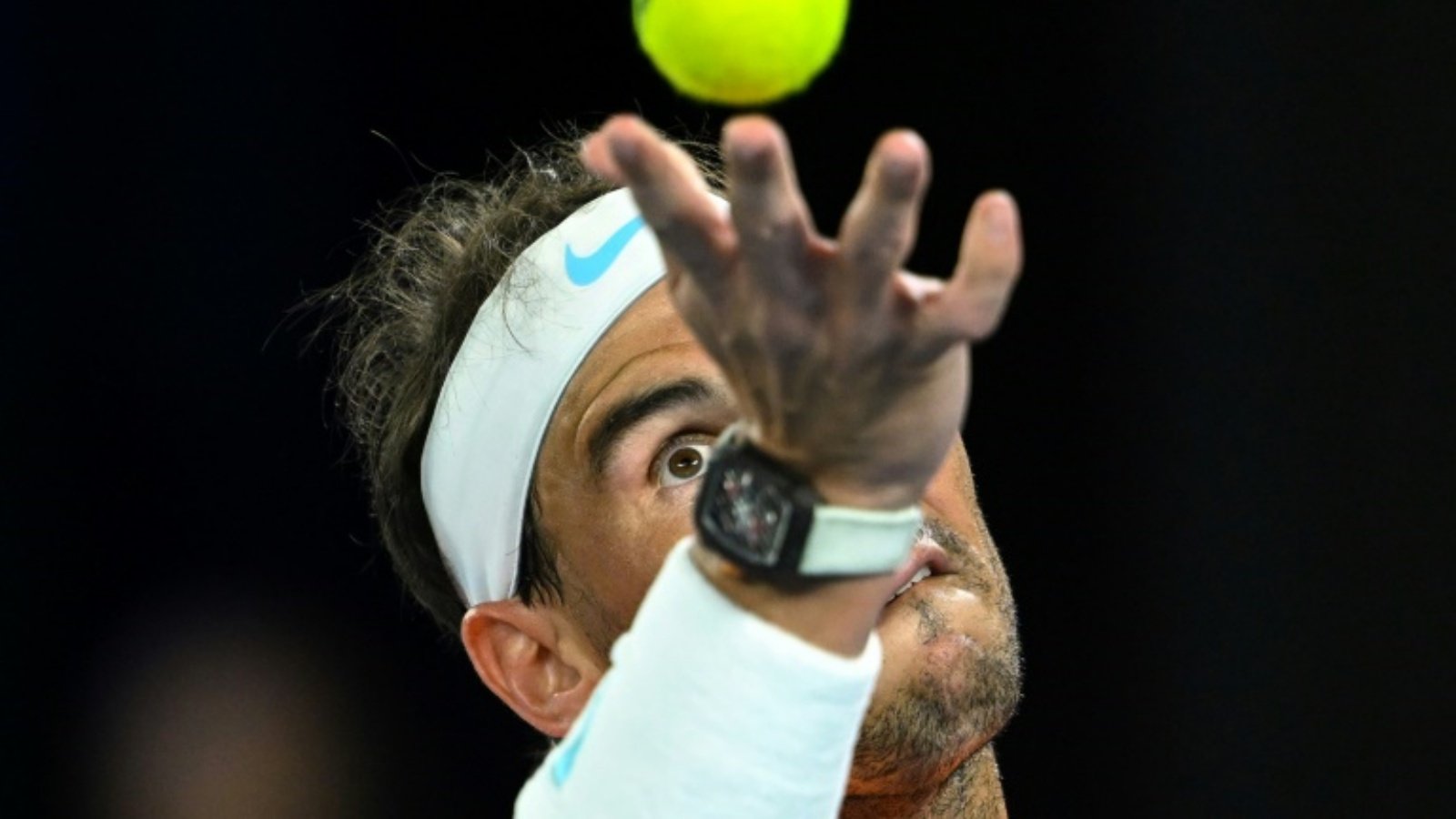 الإسباني رافايل نادال خلال مباراته أمام الأميركي ماكنزي ماكدونالد في اليوم الثالث من بطولة أستراليا المفتوحة لكرة المضرب في ملبورن في 18 يناير 2023