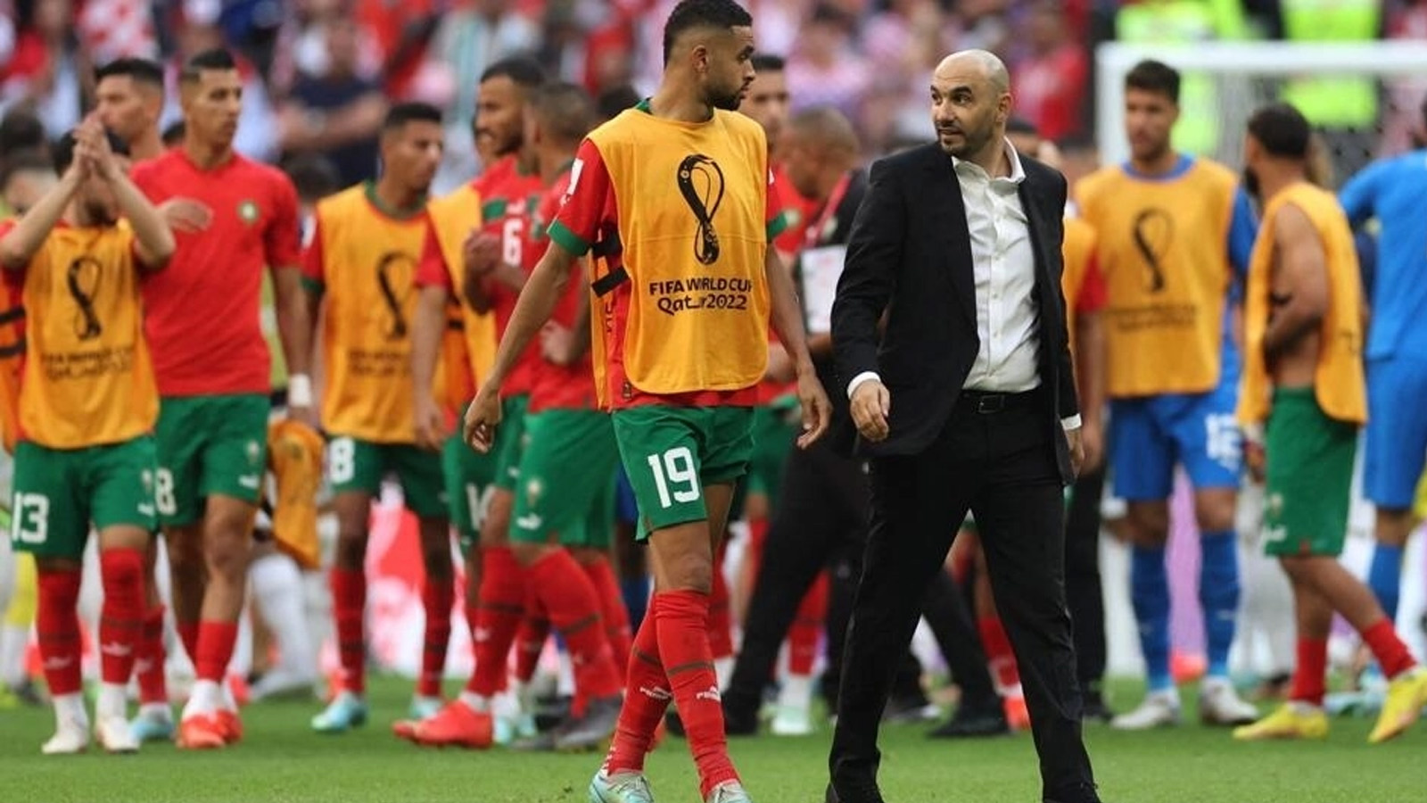 مدرب المنتخب المغربي وليد الركراكي مع يوسف النصيري بعد المباراة ضد كرواتيا. استاد البيت، الخور، قطر في 23 نوفمبر(تشرين الثاني) 2022.