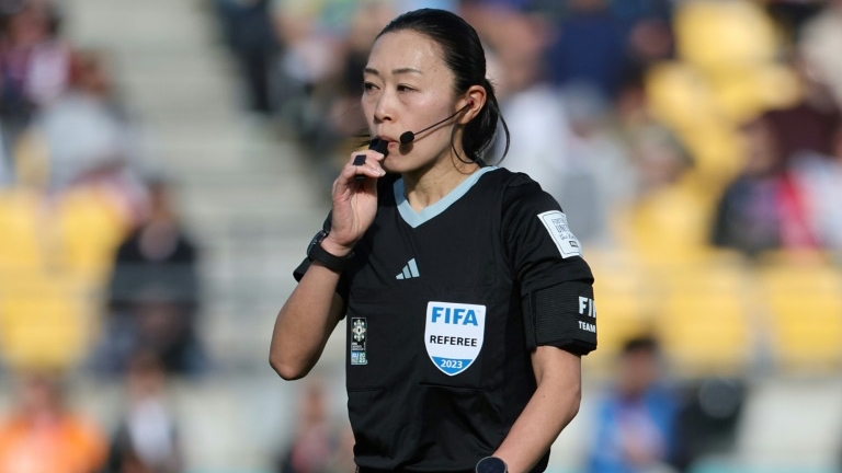ستصبح اليابانية يوشيمي ياماشيتا أول امرأة اشرف على مباريات كأس آسيا لكرة القدم